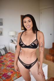 Gia Venetia - Free nude pics, galleries & more at Babepedia