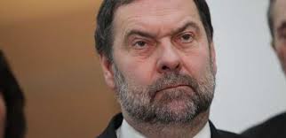 Radek john, publicista, scenárista, spisovatel a politik. Radek John Se Vraci K Novinarine Vime Prvni Kam Nastupuje Coby Sefredaktor Parlamentnilisty Cz Politika Ze Vsech Stran