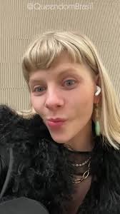 Legendei o trecho da entrevista que a Aurora lançou recentemente no Youtube  sobre a nova música. Sigam nossa página no insta e twitter @QueendomBrasil  . . . #fy #aurora #auroraaksnes #aurorarunaway ...