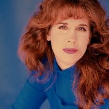 Lori Wilke's Instagram, Twitter & Facebook