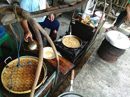 A beef and vegetable soup. Porsi Mantap Tongseng Kepala Kambing Pak Yo Ardian Kusuma