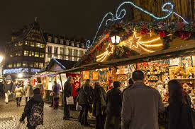 En décembre, le marché de noël de strasbourg enveloppe toute la ville d'un esprit festif. Connaissez Vous L Histoire Du Magnifique Marche De Noel De Strasbourg Koifaire