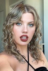 Tighty Whitey Abigail Curl Routine