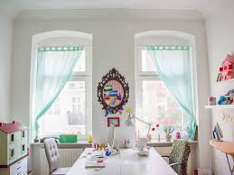 Hallo, wir haben mehrere vorhänge aus stoff (3x4m) die wir gerne an haken aufhängen möchten. Diy Anleitung Vorhang Schlaufenschal Selbst Nahen Kreativlabor Berlin