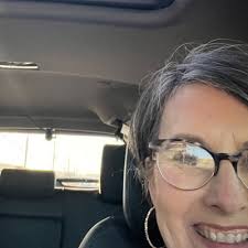 Suzanne Smith (@suzimae1)