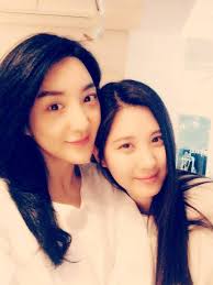 Musical divas Seohyun and Bada enjoy a girls' night out together