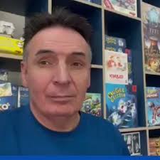 Roberto Fraga. 🎲, Es creador de juegos y objetos Lúdicos., Ha publicado  más de 130 juegos en todo el 🌎., Este es el tercer noviembre que Roberto  nos visita junto con Florencia su compañera en nuestros ...