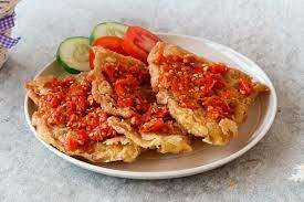 Ayam geprek adalah makanan ayam goreng tepung khas indonesia yang diulek atau dilumatkan bersama sambal bajak. Resep Telur Geprek Sambal Bawang Makanan Simpel Dan Murah