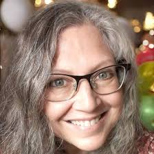 DEAR MISS MANNERS—Should pie a la mode be served