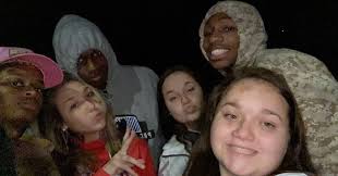 layla castro (@laylaa.castro) • Instagram photos and videos