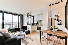 Salon Ouvert Sur La Cuisine Idees D Amenagement Salon Ouvert Salons De Ferme Salon Condo