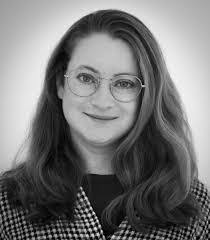 Fiona Kim's Instagram, Twitter & Facebook