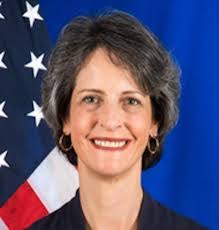 Laura Stone's Instagram, Twitter & Facebook