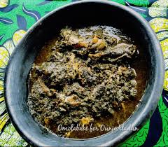 Mix in the shredded fish, crayfish, pepper, and palm oil. Black Soup Ounje Aladun