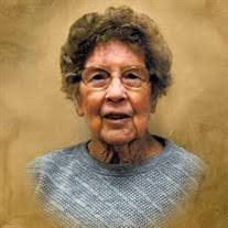 Nell Poe's Instagram, Twitter & Facebook