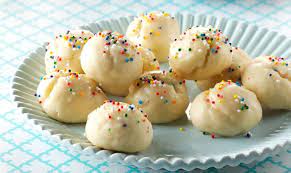 We just love festive italian cookies on trays around the holidays. 15 Of The Best Italian Christmas Cookies You Can Make This Holiday Season