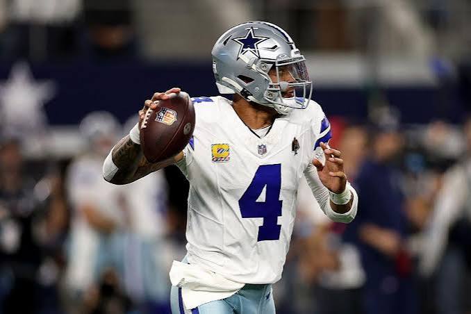 Dak Prescott Irked by Stadium Worker's 'Embarrassing' Callout