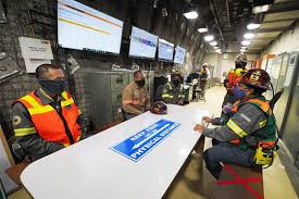 Kalau helm keselamatan warna biru biasanya digunakan oleh pegawai kelistrikan. Tanpa Disadari Ini 7 Makna Helm Proyek Tambang Ilmu Tambang