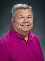 Robert Siefker's Instagram, Twitter & Facebook