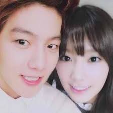 Exo S Baekhyun And Girls Generation S Taeyeon Break Up Rumors Erupt On Twitter Baekhyun Taeyeon Girls Generation Taeyeon