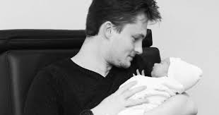 Jun 20, 2021 · maarten vancoillie en dorothee dauwe zijn een onafscheidelijk duo op qmusic. Qmusic Presentator Maarten Vancoillie Is Papa Van Leon Celebrities Hln Be