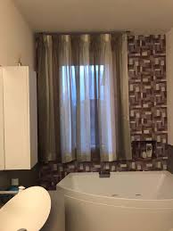 Fra questi ausili potrete trovare anche bastoni con funzionalità più specifiche, ad esempio i bastoni per non vedenti, rigidi o richiudibili oppure l'utilissimo bastone da passeggio che si trasforma in sedia all' occorrenza. Pin Su Tende Da Interni