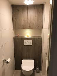 pin van amy besuijen op kast boven toilet badkamer toilet badkamerideeen
