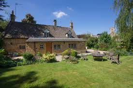 Buckland Cottage Near Broadway Quintessential Cotswold Cottage Luxury Holiday Cottage With Refined Retro St Luxury Holiday Cottages Cotswolds Cottage Cottage