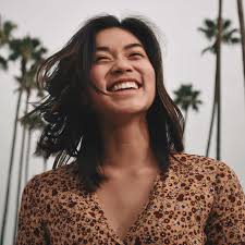 5 Tips for Having a More Natural Smile in Pictures