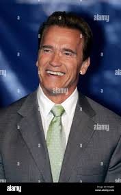 California governor arnold schwarzenegger left -Fotos und -Bildmaterial in  hoher Auflösung