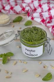 Pesto Di Basilico Di Benedetta Fatto In Casa Da Benedetta Pesto Di Basilico Ricette Salse E Condimenti