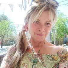 Hi everyone, I'm Chris I run Beaumont Design based in the U.K. I make  colourful side tables, coffee tables and nightstands. We ship to the U.K.,  US, Europe, Canada, Australia and other