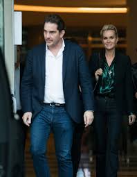 Laeticia hallyday, laura smet et david hallyday le 9 décembre 2017. Sebastien Farran Le Manager De Johnny Hallyday S Est Marie A Sa Compagne Nadege Winter Laeticia Hallyday Absente Des Noces Elle
