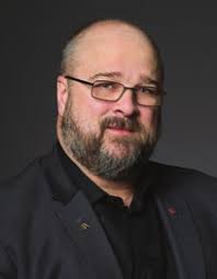 THE CANADIAN AMATEUR