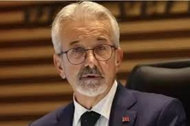 15 yaşındaki gariban çocuğun makatına sokulan kompresör havası ile büyük  işkence hâlinde ölmesi olayında canileri ilk anda serbest bırakan hakimin  savcının "bunları neden serbest bıraktın? Kanunda nerede işkenceye tolerans  var bize göster"