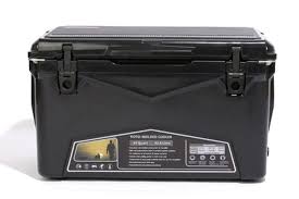 イエティのハードクーラーがベンチになる 新発想の ちょい足し ギアを発見 アウトドアファッションのgo out web キャンプ道具 収納 クーラー 発見