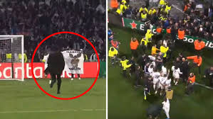 Olympique lyon'da marcelo guedes kadro dışı bırakıldı. Depay Clashes With Lyon Fans Over Marcelo Banner Marca In English