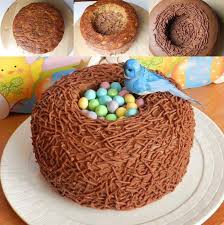 Recette Pour Paques Savoureuse Un Gateau Nid Au Chocolat Rempli De Mini œufs Multicolores Gateau De Paques Beau Gateau Gateaux Et Desserts