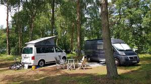 Regenbogen Camp Born Am Darss Naturcamping Pur An Einem Der Schonsten Flecken Der Ostsee Camping Ostsee Camping Am Meer Camping Rugen