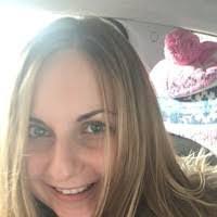 Kimberly Bott's Instagram, Twitter & Facebook