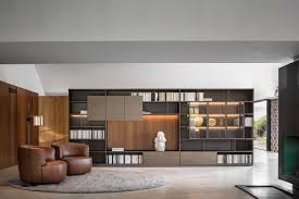 Contemporary Italian Furniture Modern Furniture Design Molteni C In 2020 Italian Interior Design Furniture Design Modern Bookcase Design