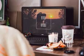 Copiez les photos de votre appareil photo, téléphone intelligent ou carte mémoire dans l'application photos de windows 10 pour pouvoir les afficher, organiser et partager. Fonds D Ecran D Ordinateur Hygge Hello Hygge Box
