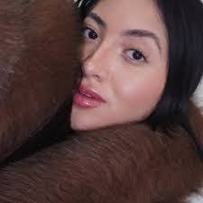 Ana Zenon's Instagram, Twitter & Facebook