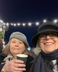 Jeannine Downs's Instagram, Twitter & Facebook