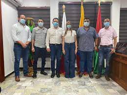 Así las cosas, y mediante el decreto 650 del 16 de junio de 2021, silvia juliana corzo villamizar se convirtió en la alcaldesa ad hoc y deberá tomar posesión de su cargo. Estuvo En Arauca Directora Nacional De Gobierno Y Gestion Territorial Del Ministerio Del Interior Desigo Al Periodista Miguel Matus Alvarado Enlace Entre El Gobierno Nacional Y La Gobernacion Arauca Hoy Por