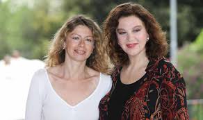 Get all the details on stefania sandrelli, watch interviews and videos, and see what else bing knows. Stefania Sandrelli Paura Per La Malattia Della Figlia Amanda Come Sta
