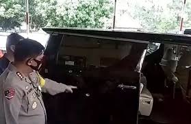 Hadir di solo hubungi kantor cab. Ngeri Penembakan Brutal Di Solo Mobil Bos Tekstil Diberondong Peluru Okezone News