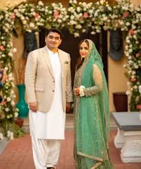 We would like to wish umera aapi a very happy married life.may allah(s.w.t) showers his blessings on the couple and may both of them lead a very happy married life. Who Is Nadia Khan S Husband Faisal Mumtaz Rao