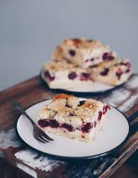 Pflücke oder kaufe lieber frische kirschen und wasche sie selbst. Kirsch Kasekuchen Vom Blech Mit Streuseln Backen Einfache Rezeptidee