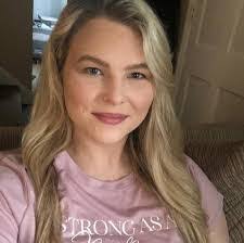 Kelly Bellard's Instagram, Twitter & Facebook